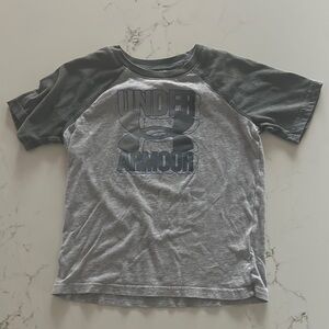 Under Armour Gray Short Sleeve Tee Casual Comfort